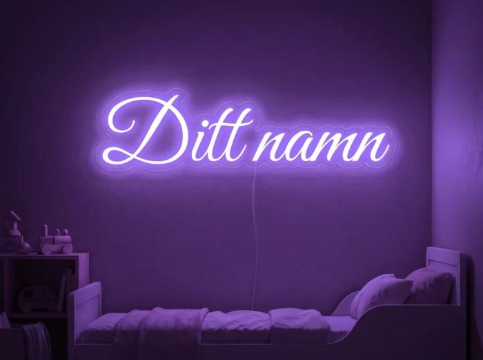 Neonskylt «Ditt namn» i lila LED-neon, monterad på vägg