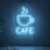 Neonskylt «Cafe» i isblå LED-neon, monterad på vägg