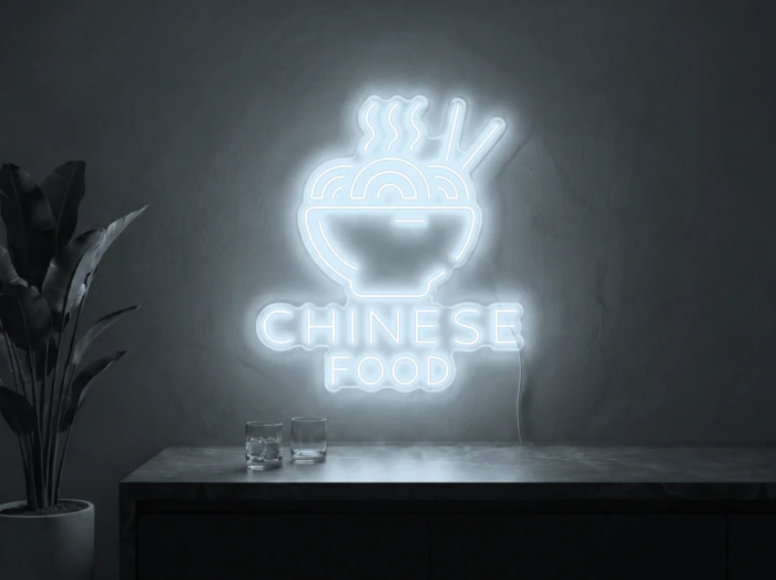 Neonskylt «Chinese Food» i iskall vit LED-neon, monterad på vägg