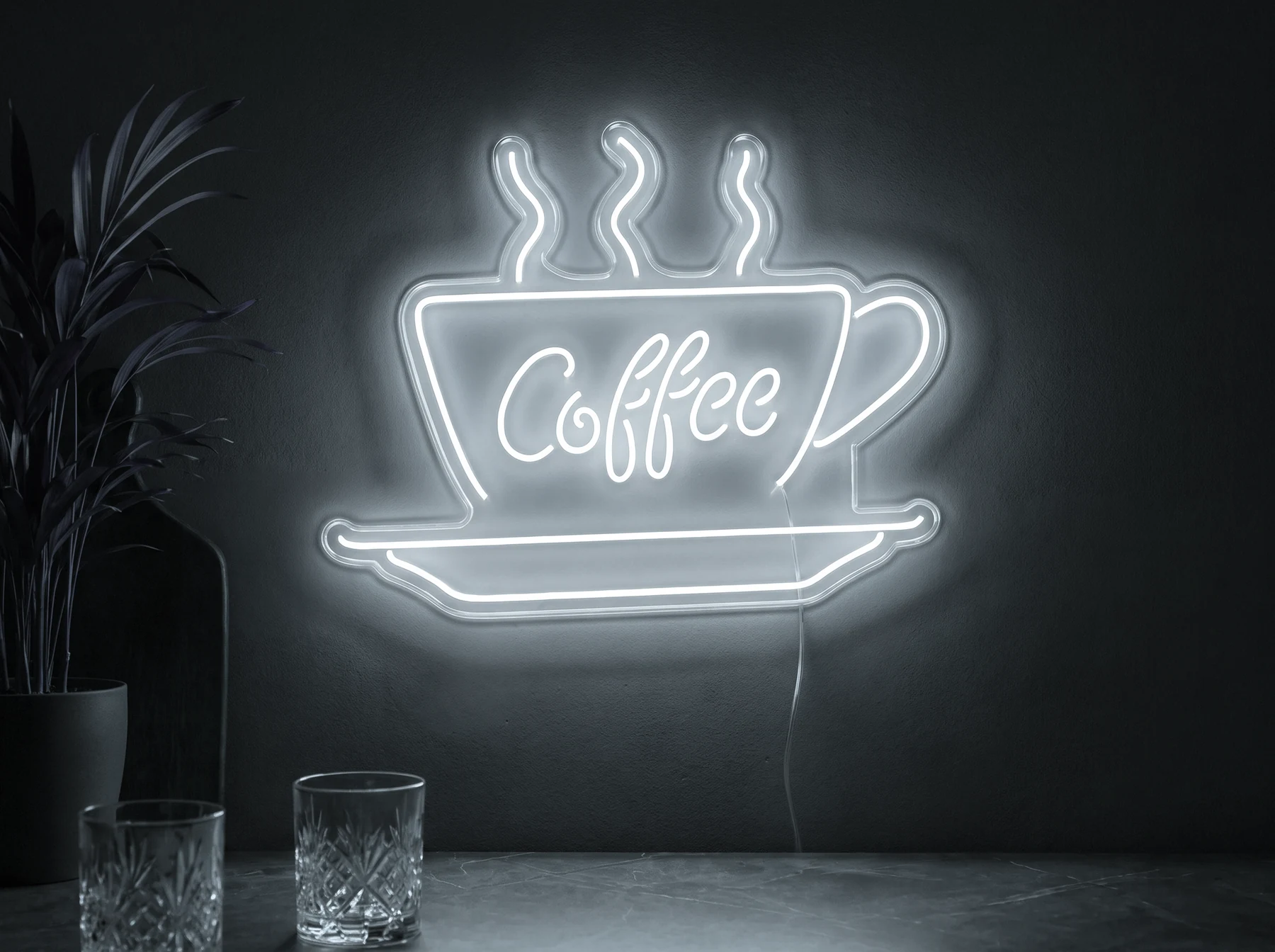 Neonskylt «Coffee» i iskall vit LED-neon, monterad på vägg