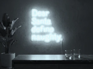 Neonskylt «Dear Santa» i iskall vit LED-neon, monterad på vägg