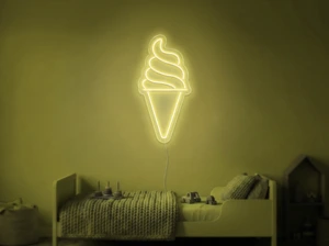 Neonskylt «Softglass» i gul LED-neon, monterad på vägg