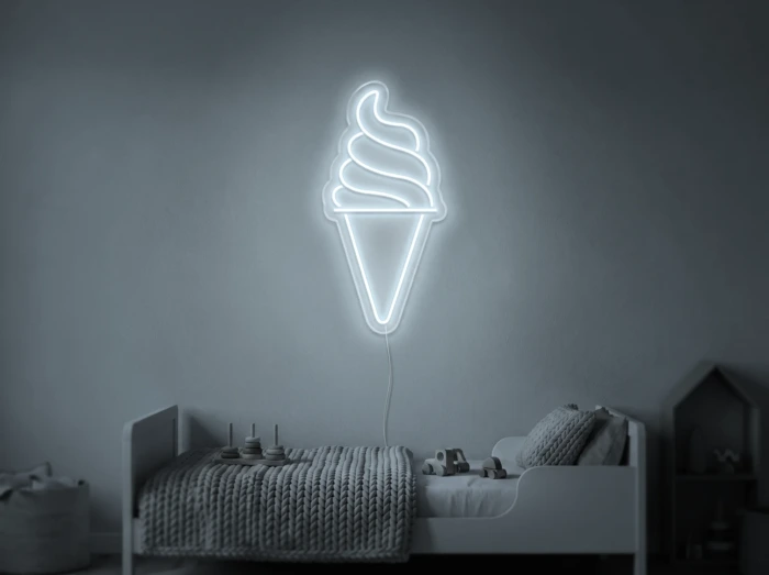 Neonskylt «Softglass» i iskall vit LED-neon, monterad på vägg
