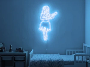 Neonskylt «Huladansös» i isblå LED-neon, monterad på vägg