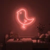Neonskylt «Kyckling» i röd LED-neon, monterad på vägg