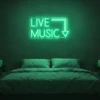 Neonskylt «Live Music» i mintgrön LED-neon, monterad på vägg