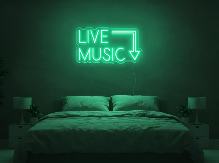 Neonskylt «Live Music» i mintgrön LED-neon, monterad på vägg