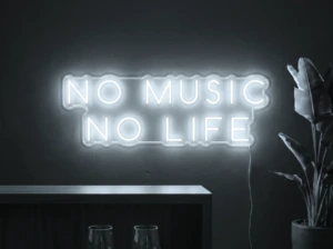 Neonskylt «No Music No Life» i iskall vit LED-neon, monterad på vägg