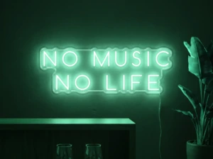 Neonskylt «No Music No Life» i mintgrön LED-neon, monterad på vägg
