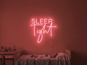 Neonskylt «Sleep Tight» i röd LED-neon, monterad på vägg