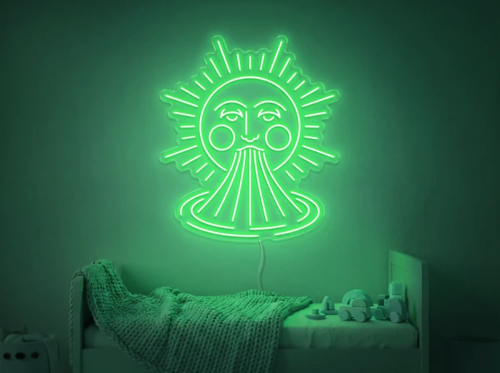 Neonskylt «Sol och regnbåge» i mintgrön LED-neon, monterad på vägg
