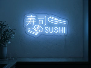 Neonskylt «Sushi» i isblå LED-neon, monterad på vägg