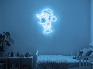 Neonskylt «Tomten» i isblå LED-neon, monterad på vägg
