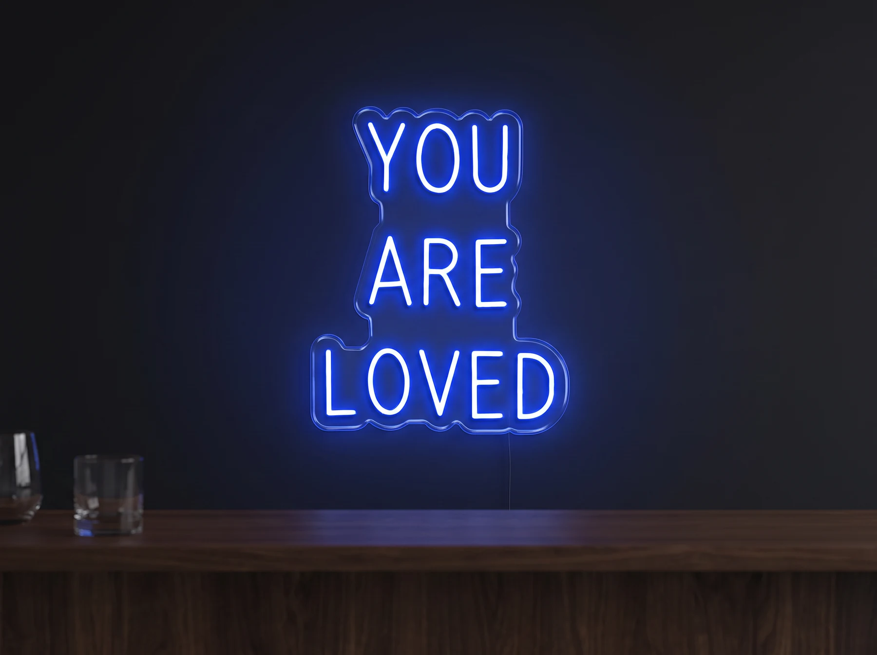 Neonskylt «You Are Loved» — texten You Are Loved, i LED-neon på vägg